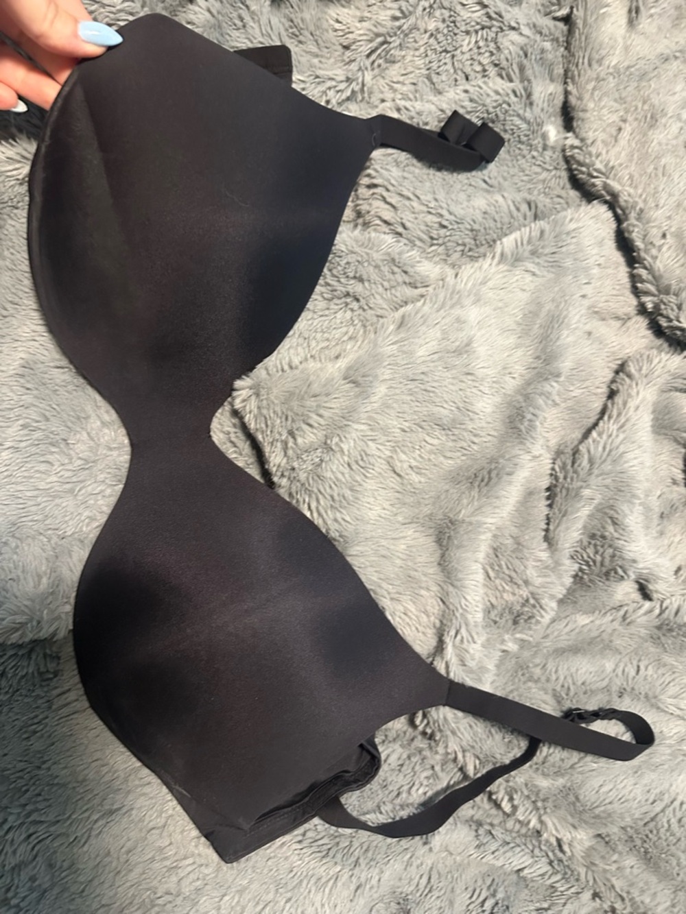 SKIMS Black Seamless T-Shirt Bra